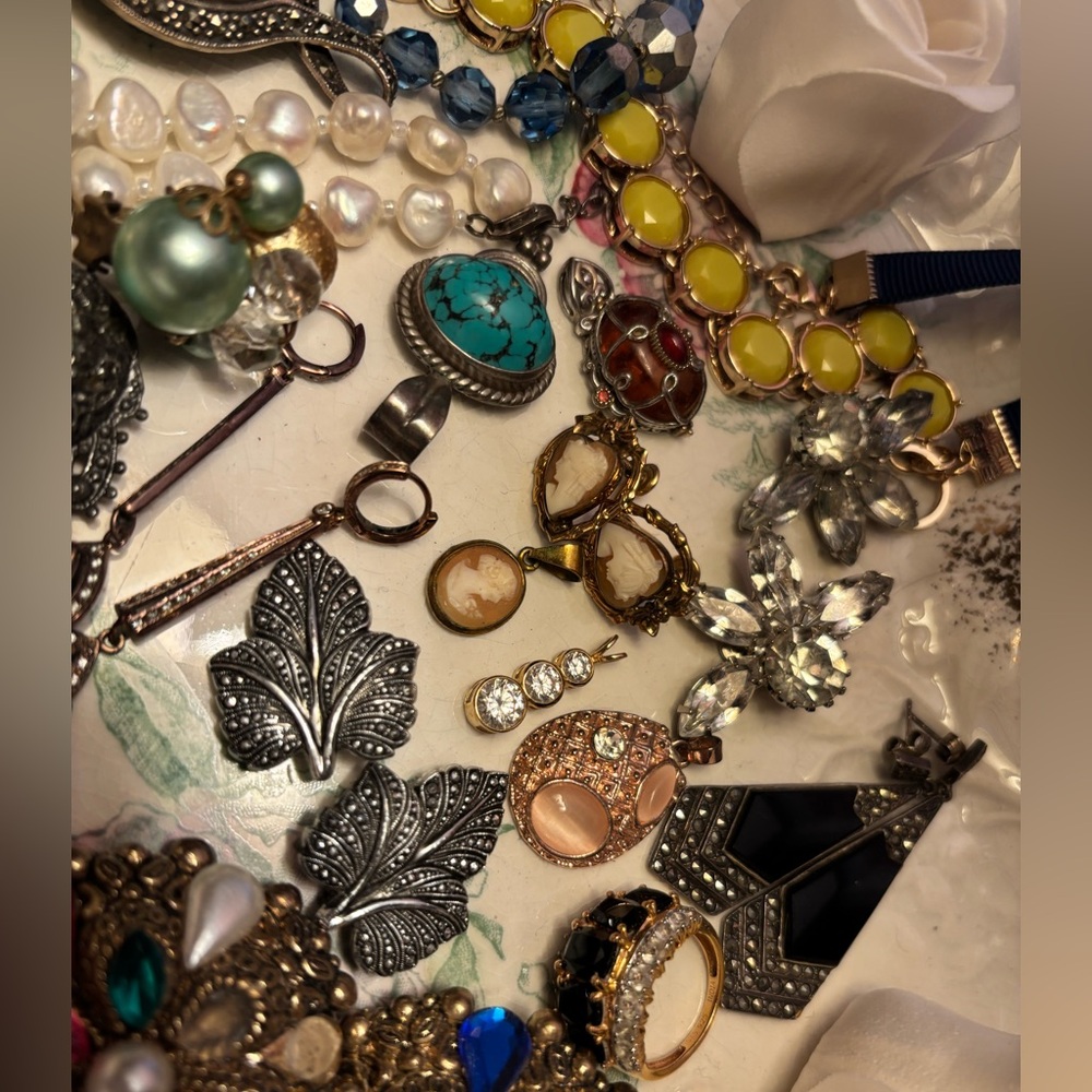 Stunning large Vintage Jewelry Collection many signed excellent condition lot - Picture 5 of 10